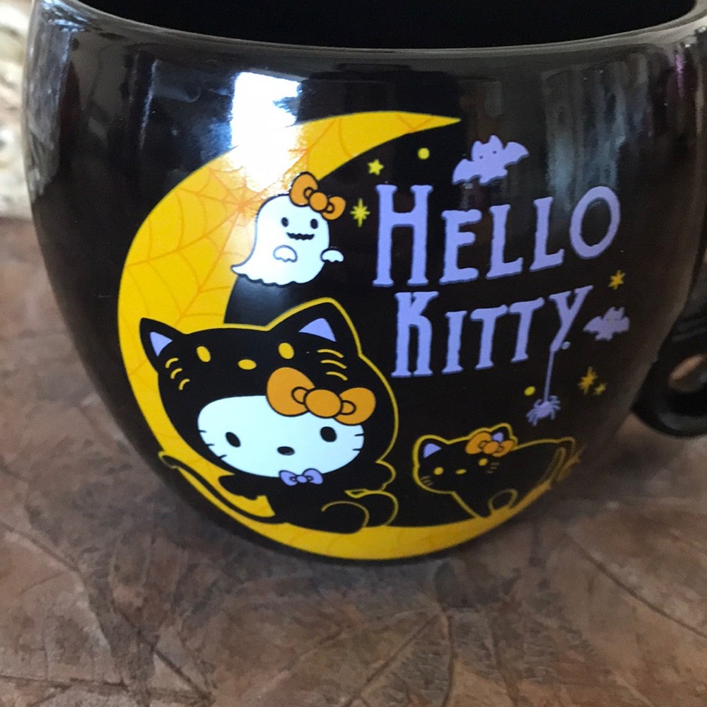 Hello Kitty Halloween mug